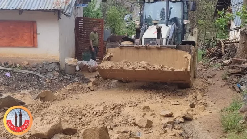 Bugün Koyulhisar ilçesinde etkili olan ani ve yoğun yağışlar, Yukarı