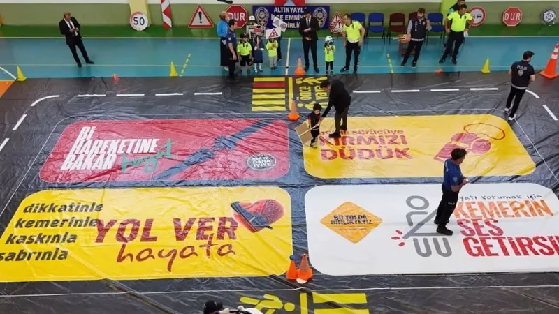 Sivas’ın Altınyayla ilçesinde, İlçe Emniyet Amirliği tarafından Kapalı Spor Salonu’nda