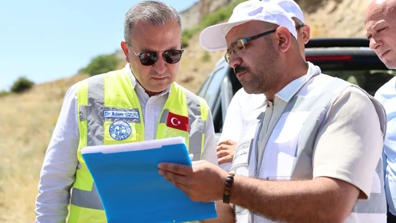 Sivas Belediye Başkanı Adem Uzun, yıllardır faaliyete geçirilemeyen Tecer Taş